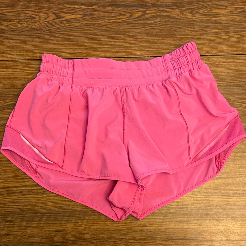 lululemon Hotty Hot Low-Rise Lined Short 2.5